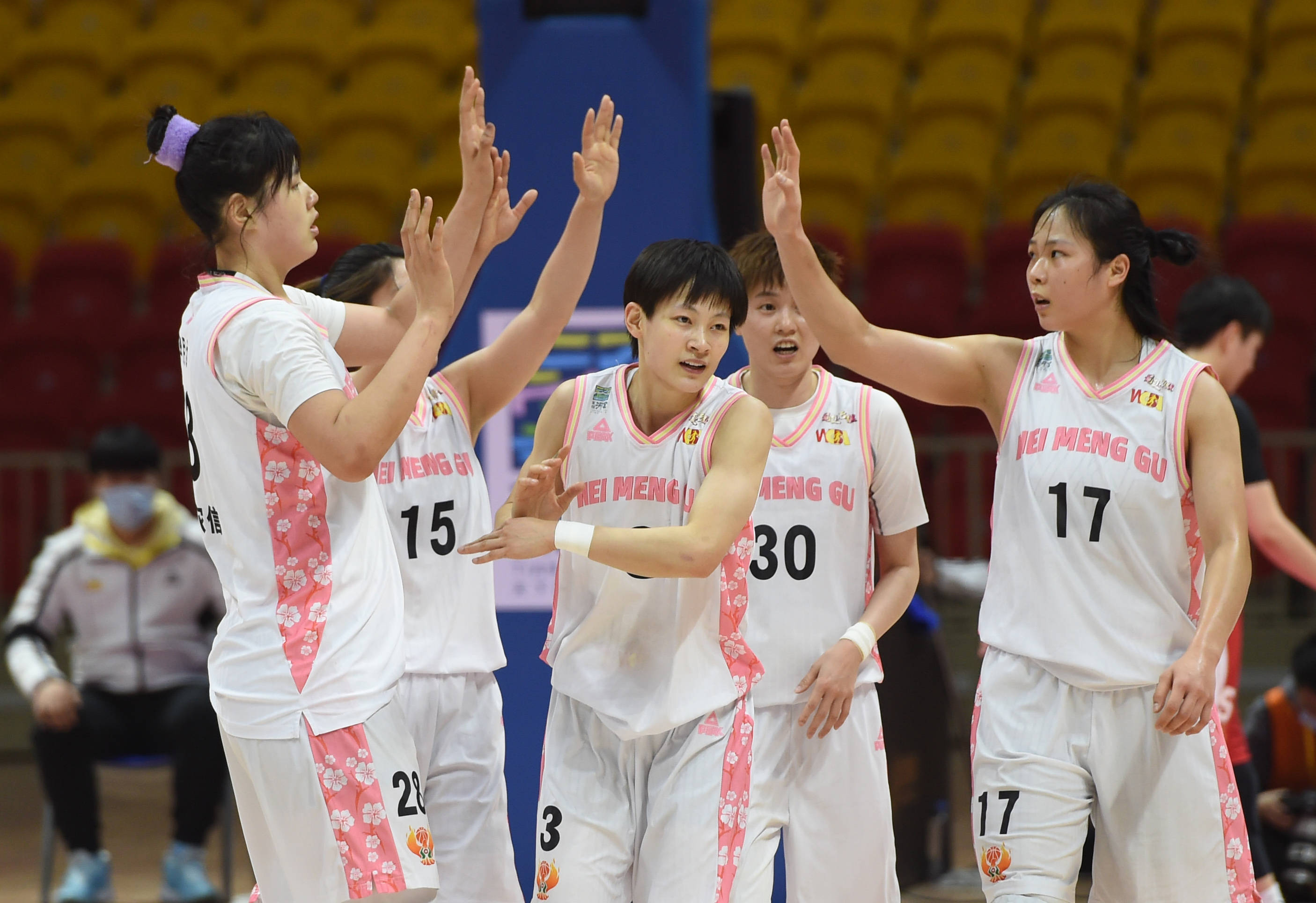 半岛体育下载入口官网-关于内蒙古队摘下胜利之果，领跑形势一览无余的信息